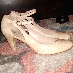 New Directions Women's Heels SZ 8.5